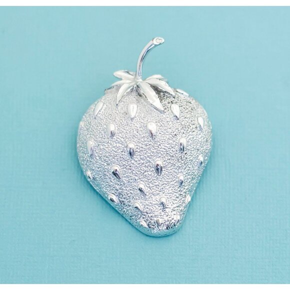 Vintage Silver Strawberry Brooch by Sarah Coventry E26 - Picture 1 of 2